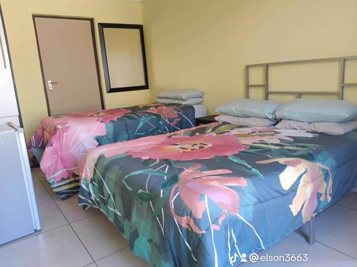 Elson Lodge K1 Katlehong Экстерьер фото